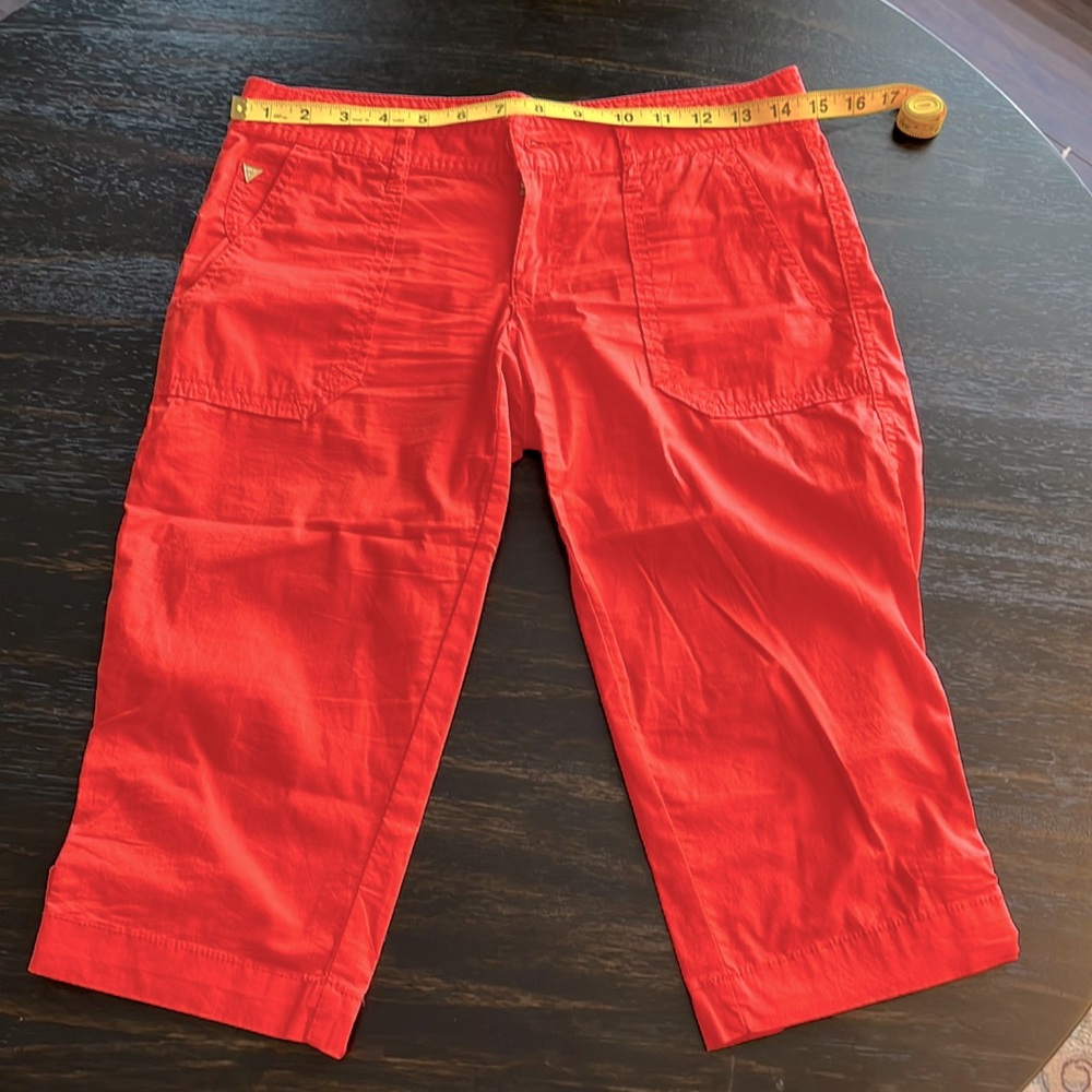 Guess capri pants